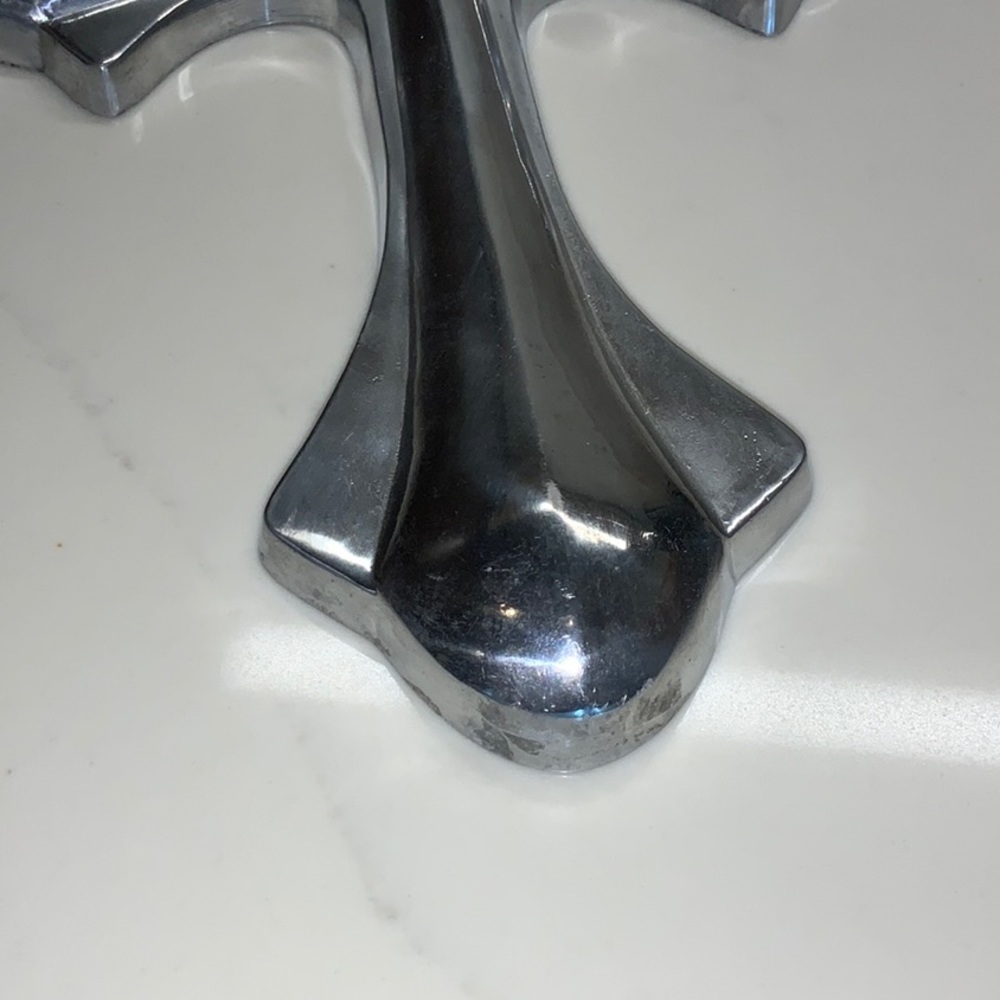 Classic Cross With Clean Lines Silver Tone 10” x 7” - Picture 4 of 6